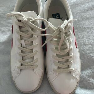 Veja white leather EUC / worn once euro size 40